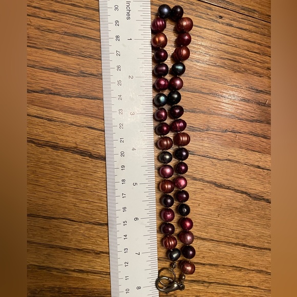 Cultured variegated colored pearl necklace.  Hand strung and tied. With earrings - Picture 2 of 8